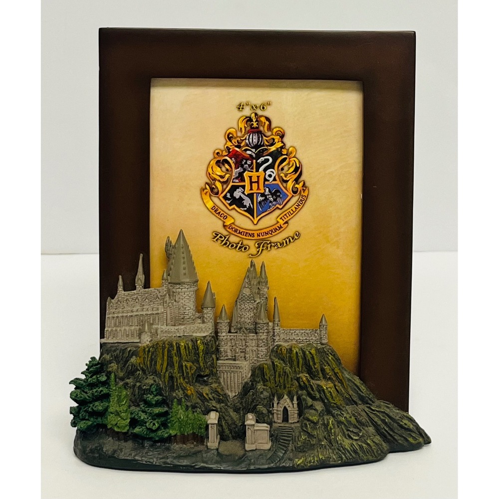 Universal Orlando Harry Potter Hogwarts Castle 3D Sculpted 4x6 Photo Frame Brown